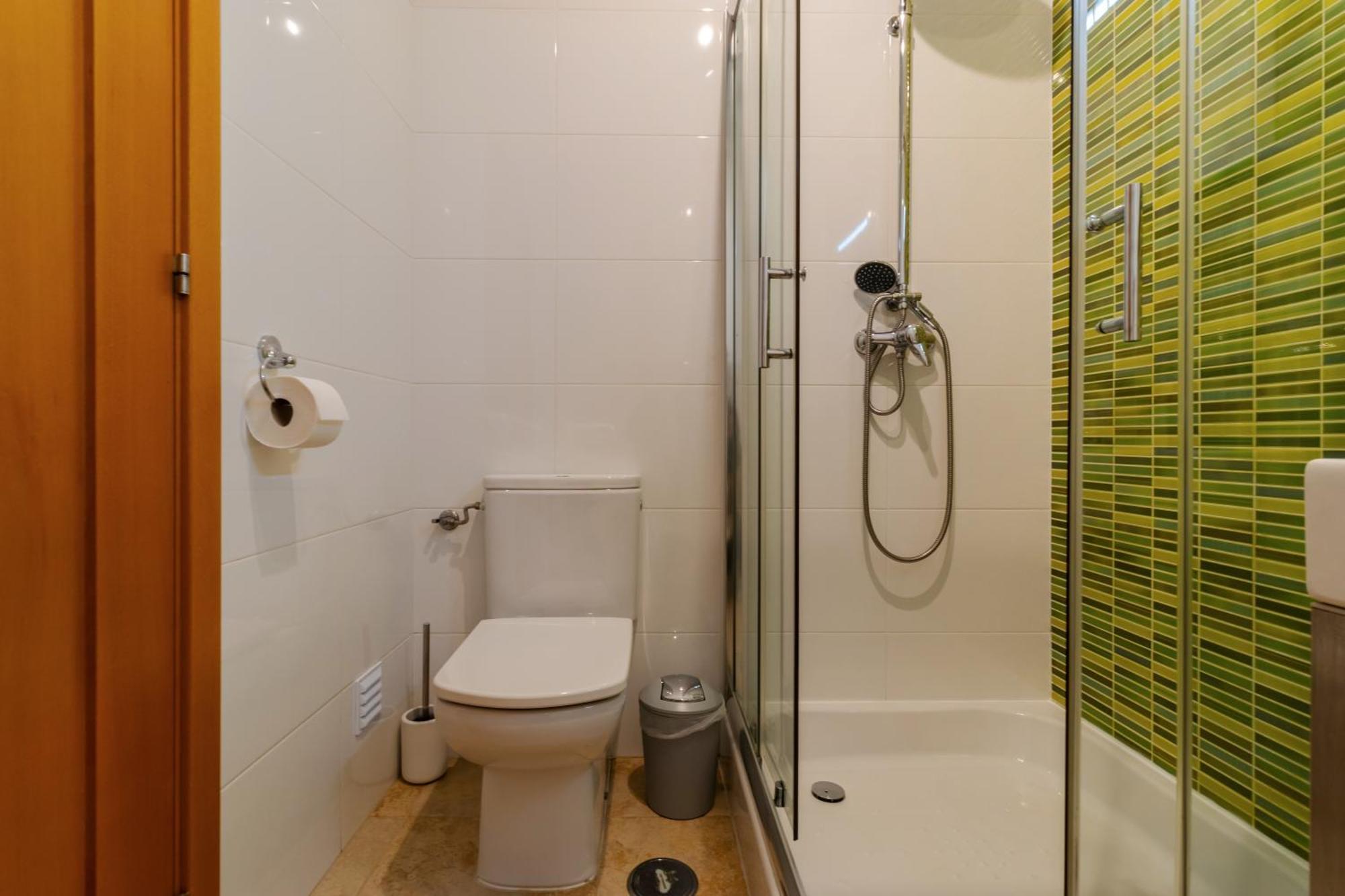 James's Quinta Palmeiras: Spacious Luxury Near Town And *
