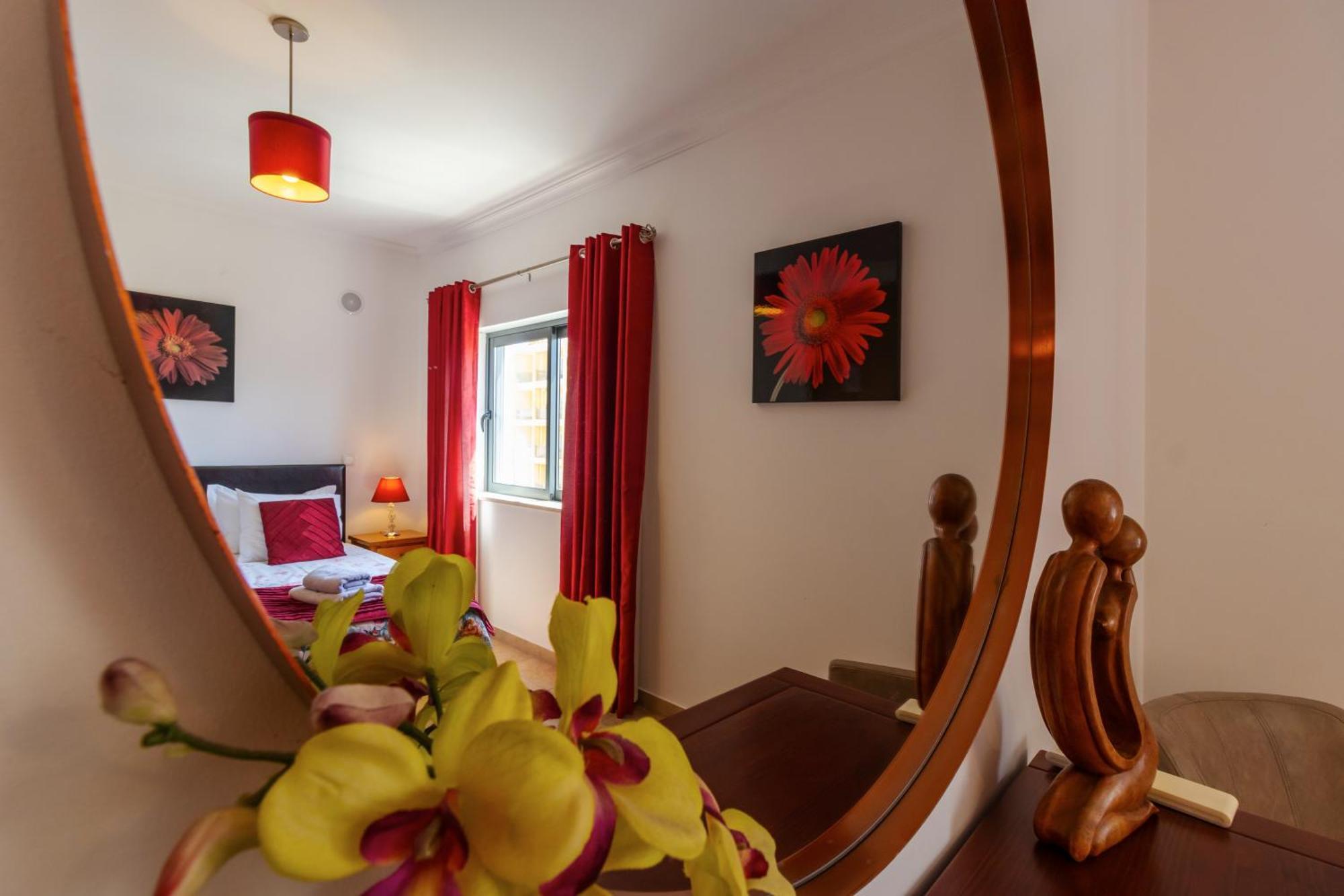 Apartment James's Quinta Palmeiras: Spacious Luxury Near Town And Lagos