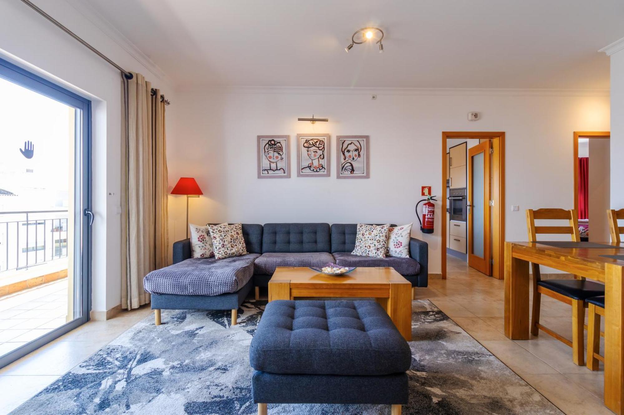 Apartment James's Quinta Palmeiras: Spacious Luxury Near Town And Lagos