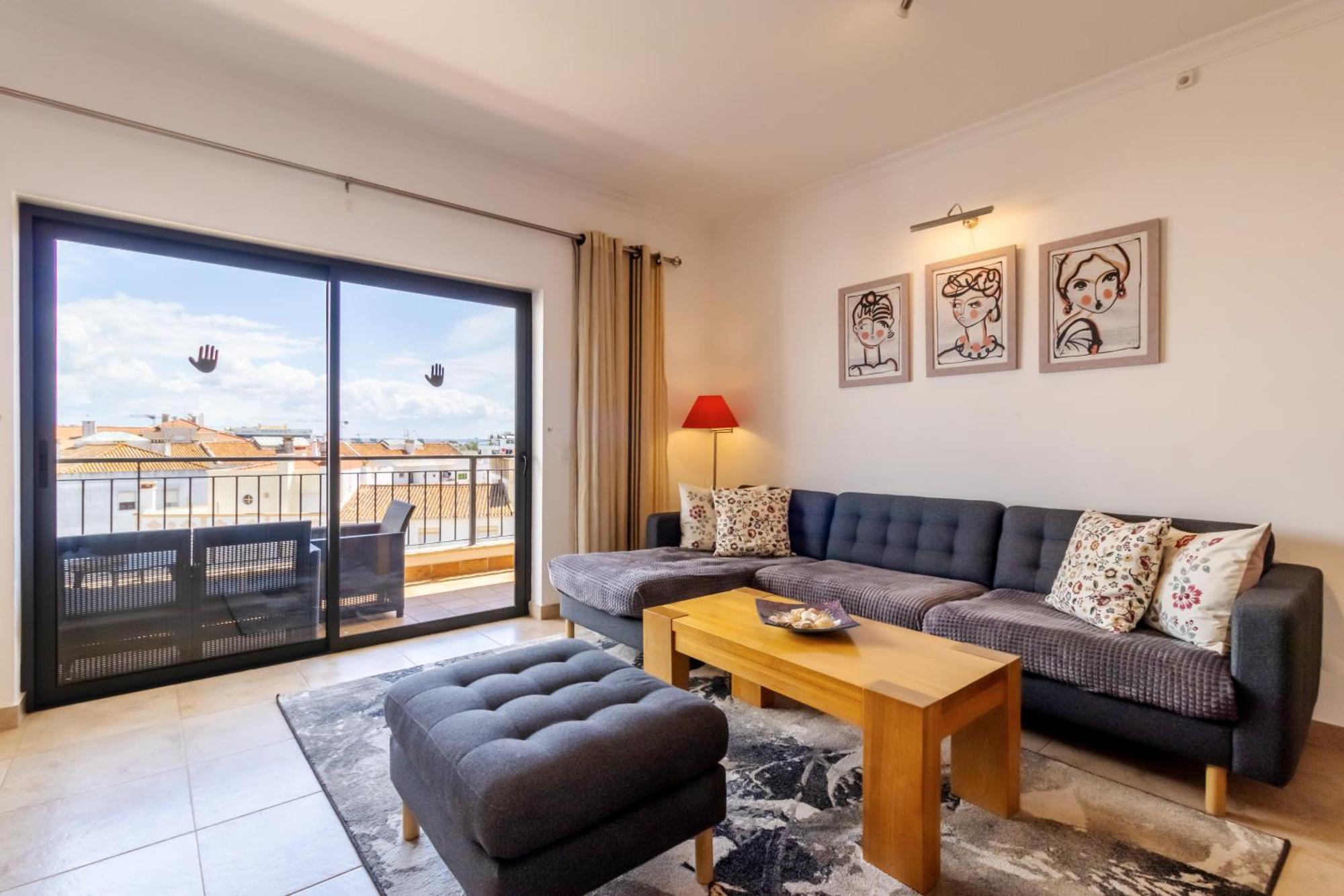 James's Quinta Palmeiras: Spacious Luxury Near Town And Lagos