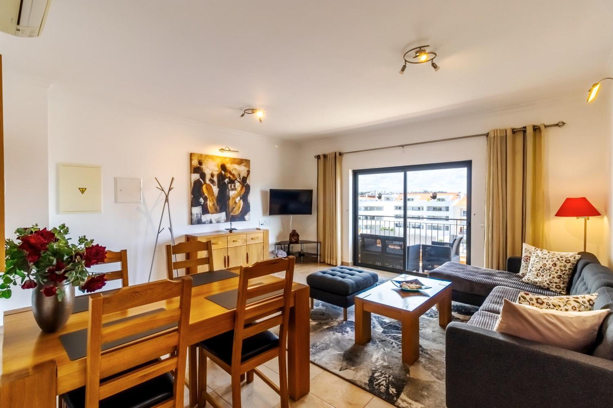 James's Quinta Palmeiras: Spacious Luxury Near Town And Apartment